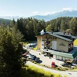 Apartmanhotel Olympia Tirol 3*